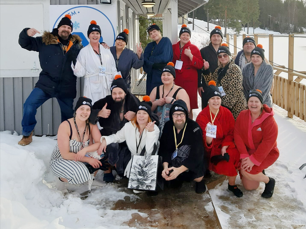 Valtion koulukotien henkilöstö osallistui Talviuinnin SM-kilpailuihin Peurungalla.